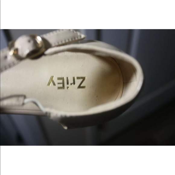 ZRIEY neutral flat sandals with straps - Picture 3 of 3